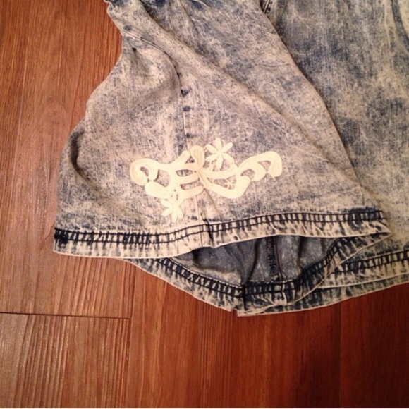 Acid wash jean romper - Picture 4 of 4