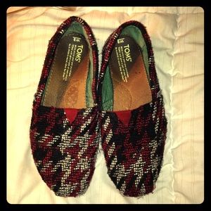 TOMS red houndstooth