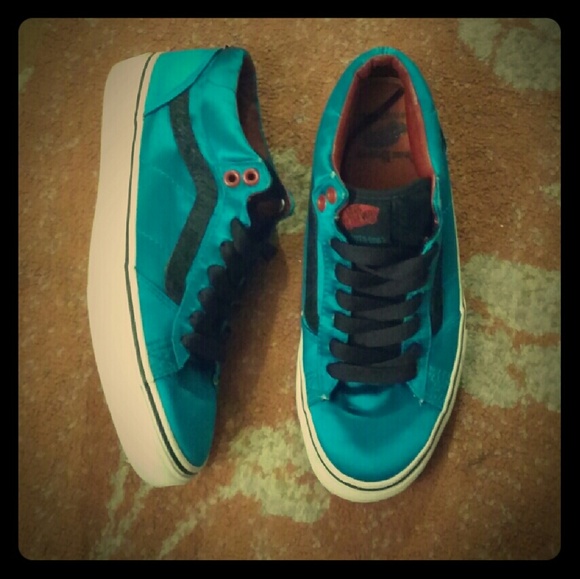 Shoes - Picture 1 of 1