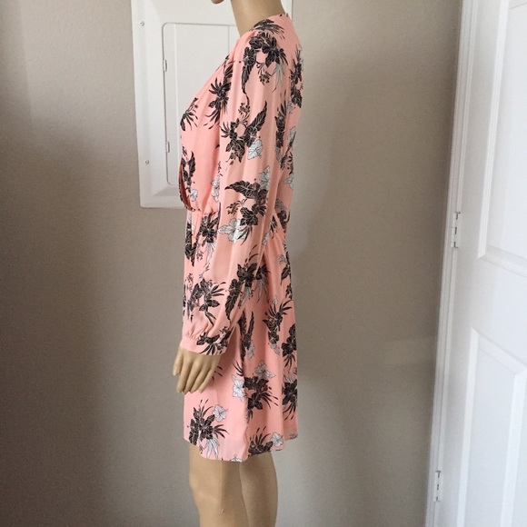 ⭐️5 star rated! 💥HANNAH peach & floral dress - Picture 5 of 7