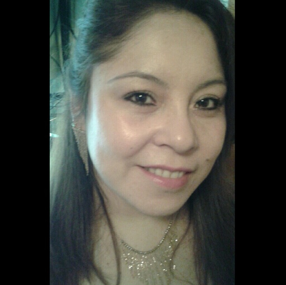 Meet your Posher, Leticia - Picture 1 of 1