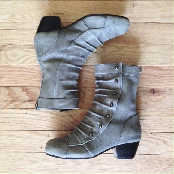 ✖️ SOLD ✖️ One of a kind grey leather ankle boots - Picture 1 of 5