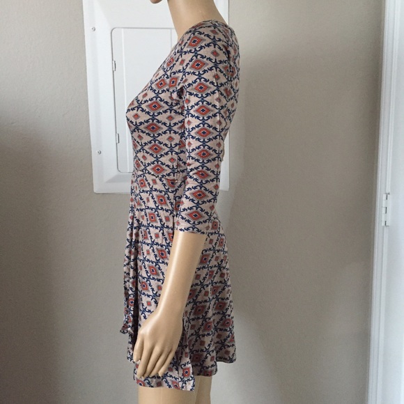 ⭐️5 Star Rated! VALLERIA taupe geometric dress - Picture 4 of 4