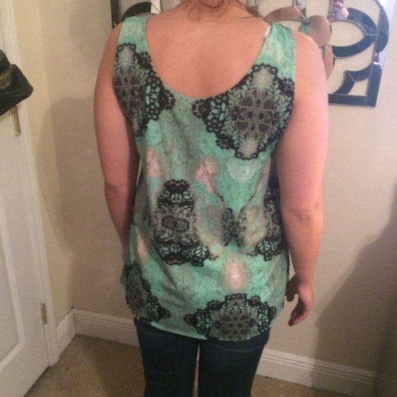 Ruffled tank - Picture 2 of 2