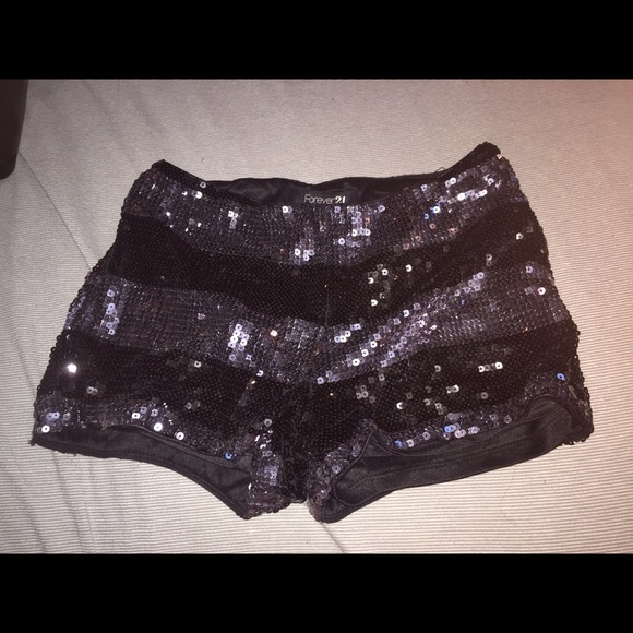 FOREVER 21 black and silver sequin shorts - Picture 1 of 3
