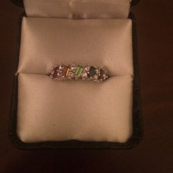 Colorful ring