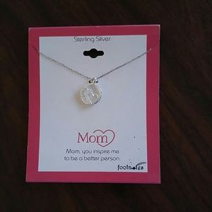 Interlocking hearts necklace.