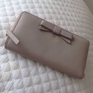 MAKE AN OFFER! BNWOT Taupe Kate Spade Clutch