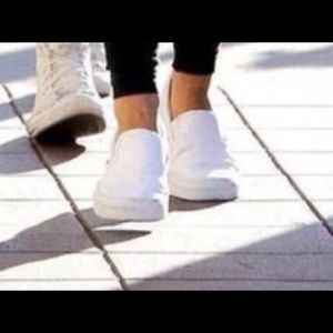 Meet your Posher, Ambria