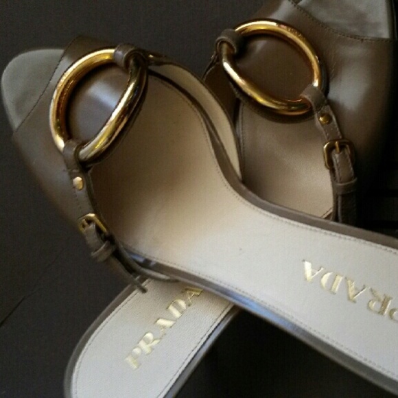 ???FLASH  SALE ??Nice and comfortable  Prada