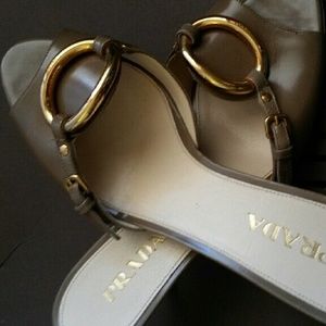 ???FLASH  SALE ??Nice and comfortable  Prada