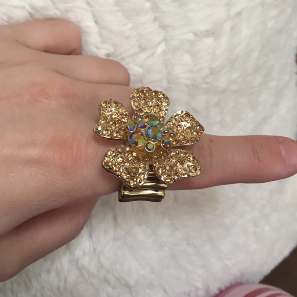 NEW- Flower Ring!!🌸