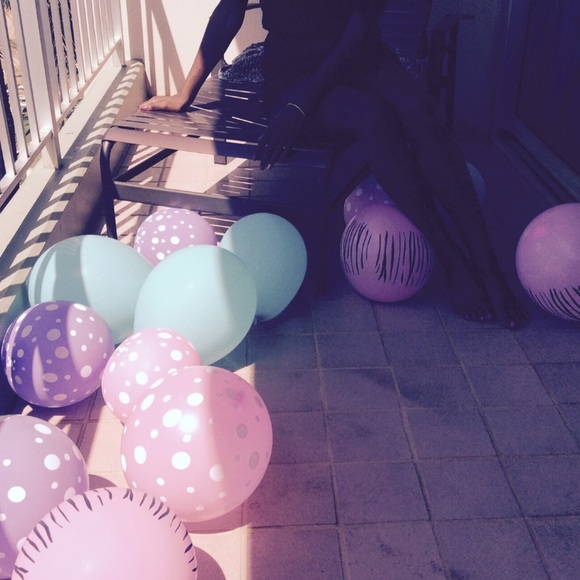 Meet your Posher, Erica - Picture 2 of 3