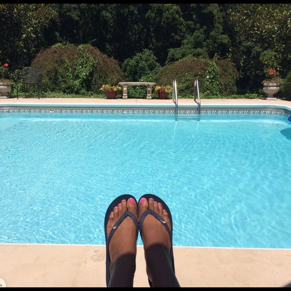 Meet your Posher, Erica - Picture 3 of 3