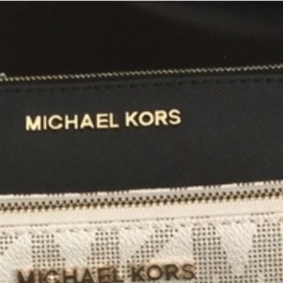 LAST ONE 💞100% Authentic Michael kors pencil case - Picture 3 of 4