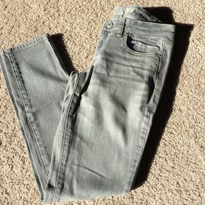 American eagle gray distressed skinny jeans