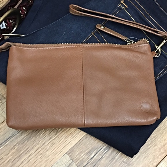 Lucky Brand Chimayo Cognac Leather Wristlet- New - Picture 2 of 4