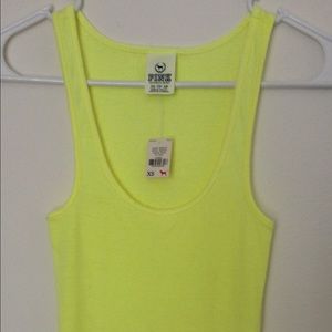 🆕 PINK Victoria Secret cut off tank