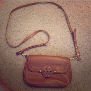 Long cross body Tory burch. Worn maybe 3 times.
