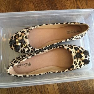 Leopard print Sperry flats with tassel