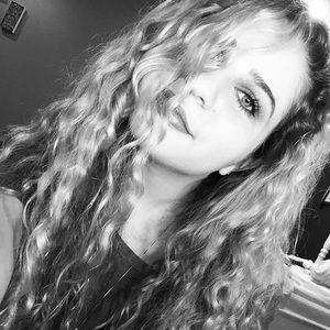 Meet your Posher, Isabella