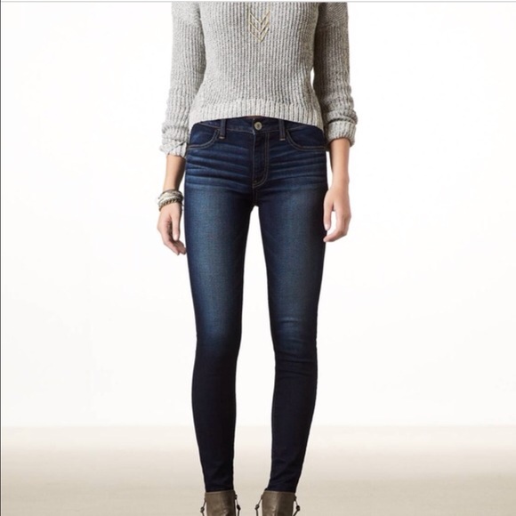 Size 12 short. American Eagle Dark Wash Jeggings!