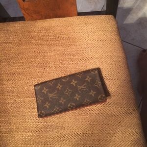 Louis Vuitton check book