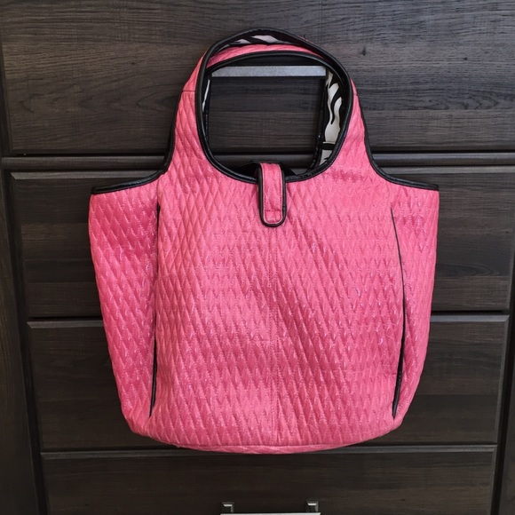 Pool Bag  - Pink Quilted Patent Leather - Picture 2 of 4