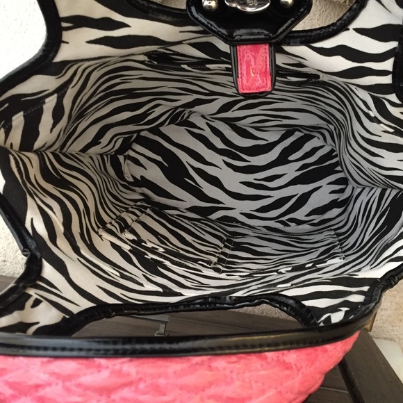 Pool Bag  - Pink Quilted Patent Leather - Picture 3 of 4