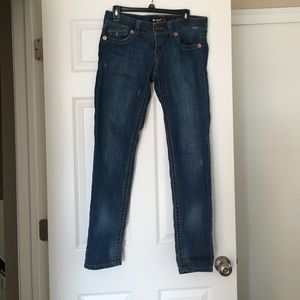 Like-new skinny/straight jeans