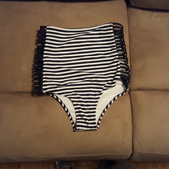 Highwaisted striped bikini bottom