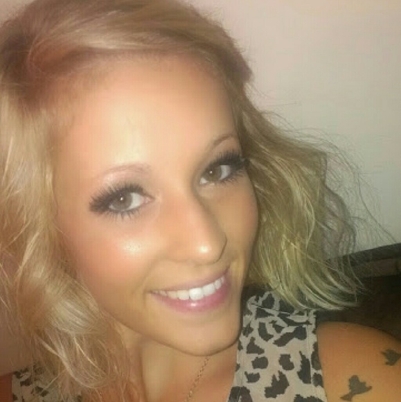 Meet your Posher, Kara