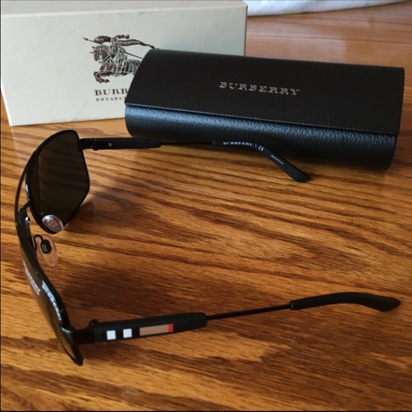 NEW MENS BURBERRY SUNGLASSES - Picture 2 of 4