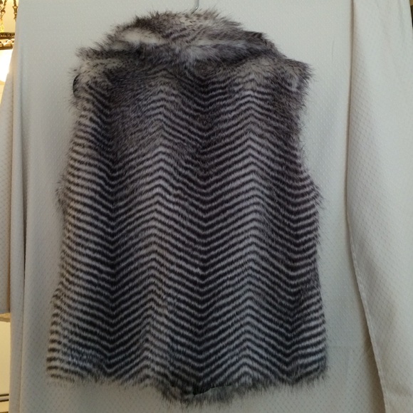 Faux fur vest for sale!! - Picture 2 of 2