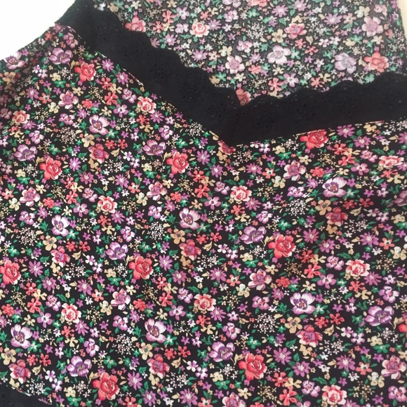 🎁 Flower Print Multi-Color Crop Tank - Picture 2 of 4