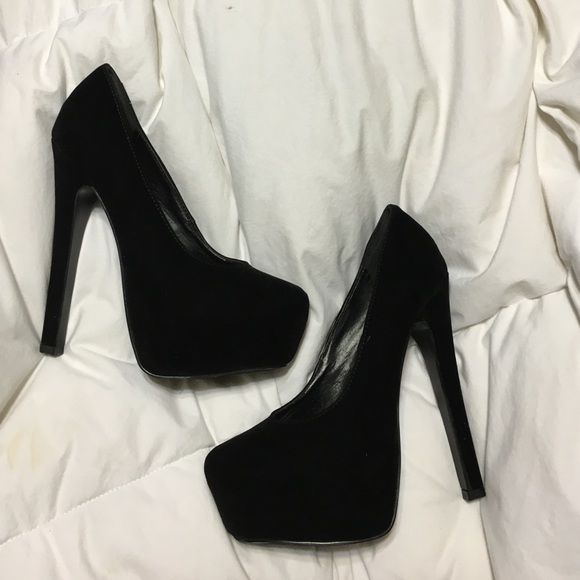 Velvet black heels