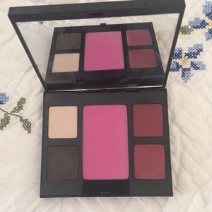 Bobbi Brown pink raspberry palette blush eyeshadow
