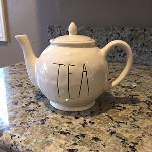 Rae Dunn tea pot