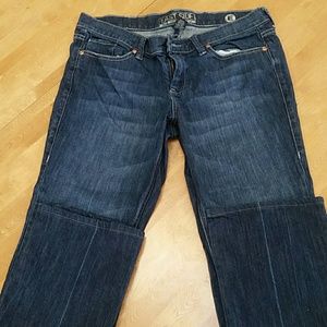 Womens jeans 12 average
