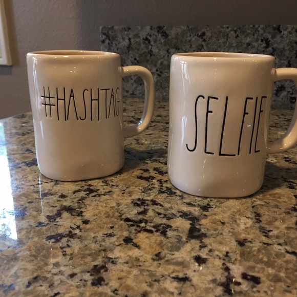 Rae Dunn mug set