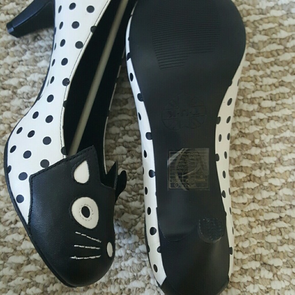 *SOLD* Modcloth Tuk Size 10 Kitty Kat Shoes NIB - Picture 4 of 4