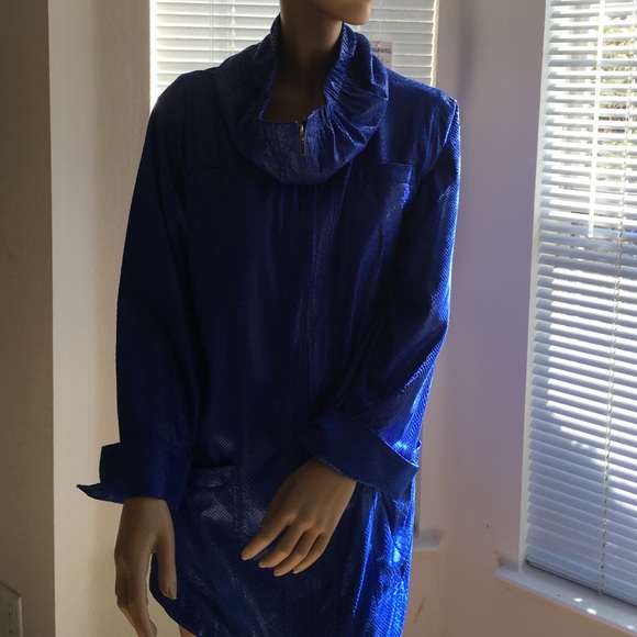 Women's Jacket - Picture 3 of 4