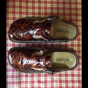 Algeria Nursing Shoes