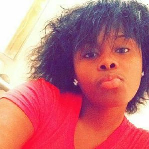 Meet your Posher, Dereka