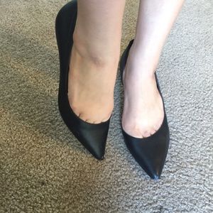 Vince camuto black kitten heels