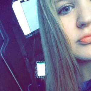 Meet your Posher, Adrienne