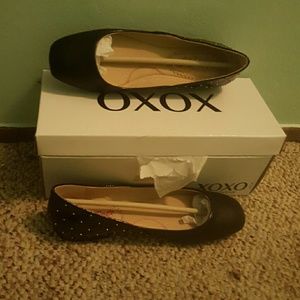 Ballet flats