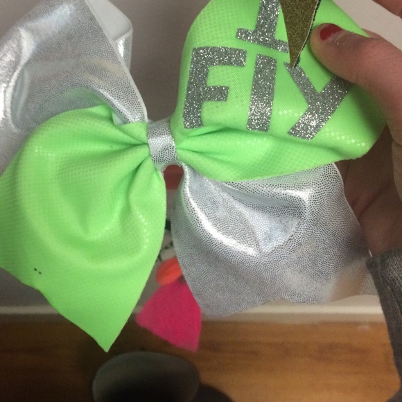 flyer bow