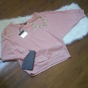 NWT Guess cute shimmering top.