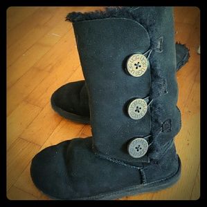 Black uggs